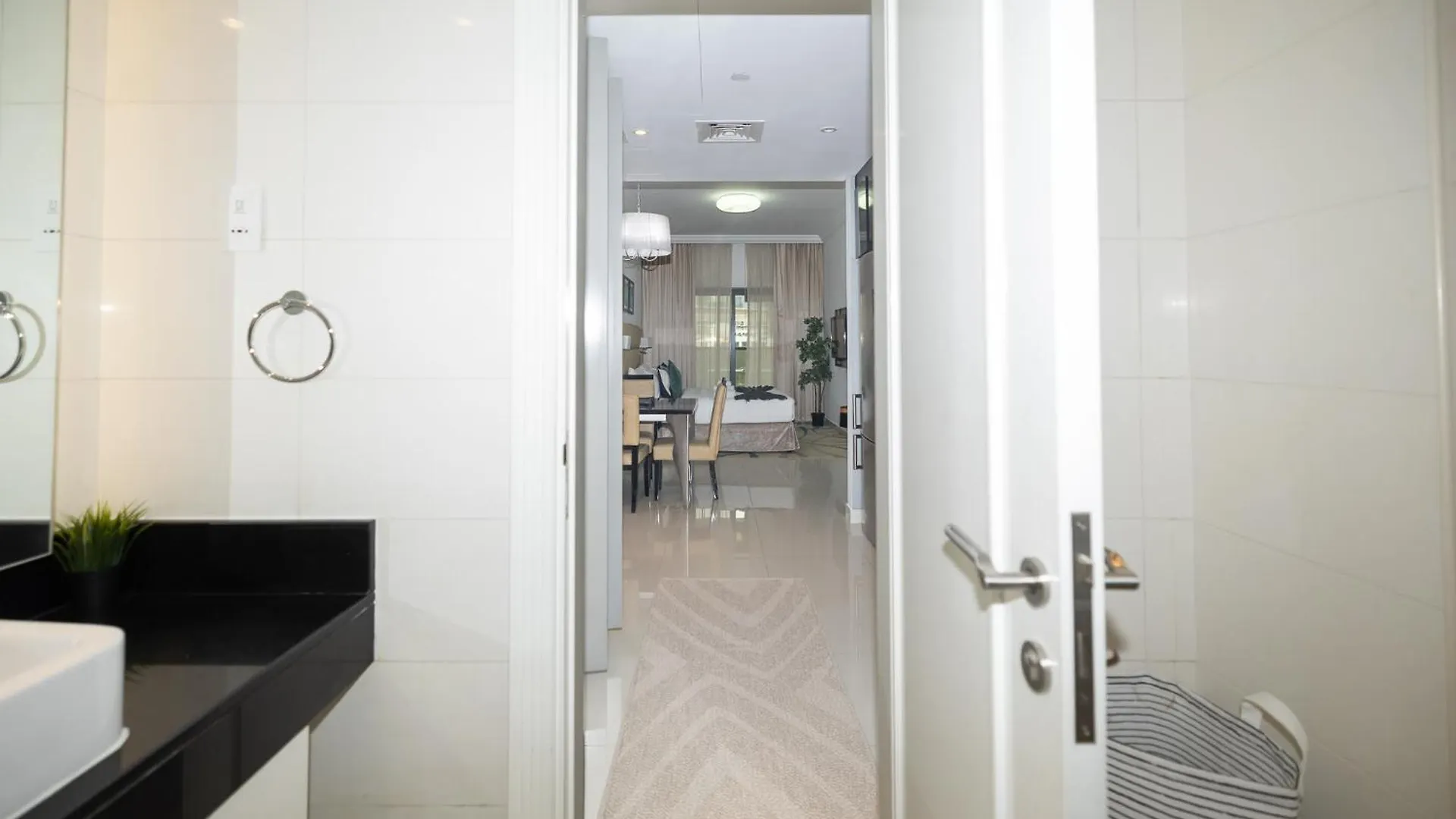 New High-Floor Studio In A Central Location Dubai Apartment